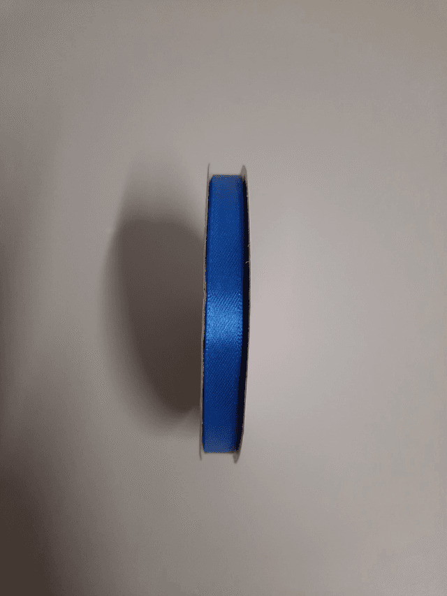 Rouleau ruban bleu neuf 