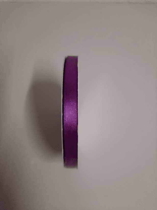 Ruban violet neuf 